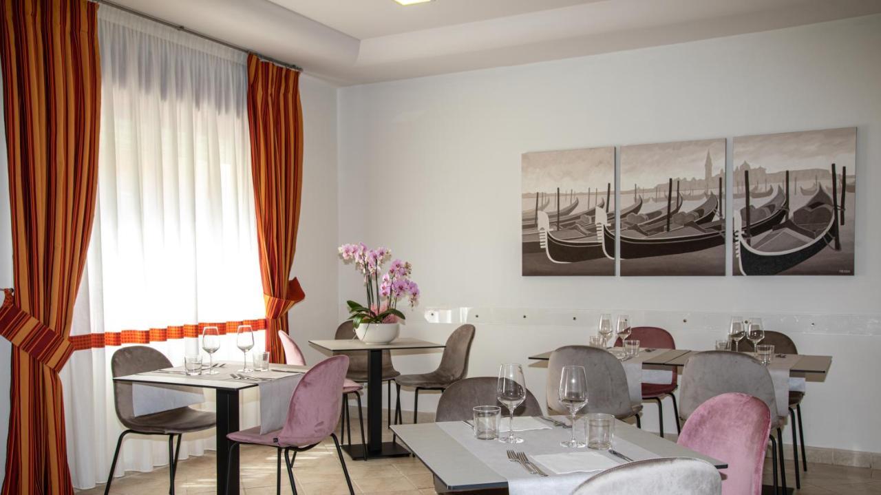 Hotel Imperia Lido di Jesolo Bagian luar foto
