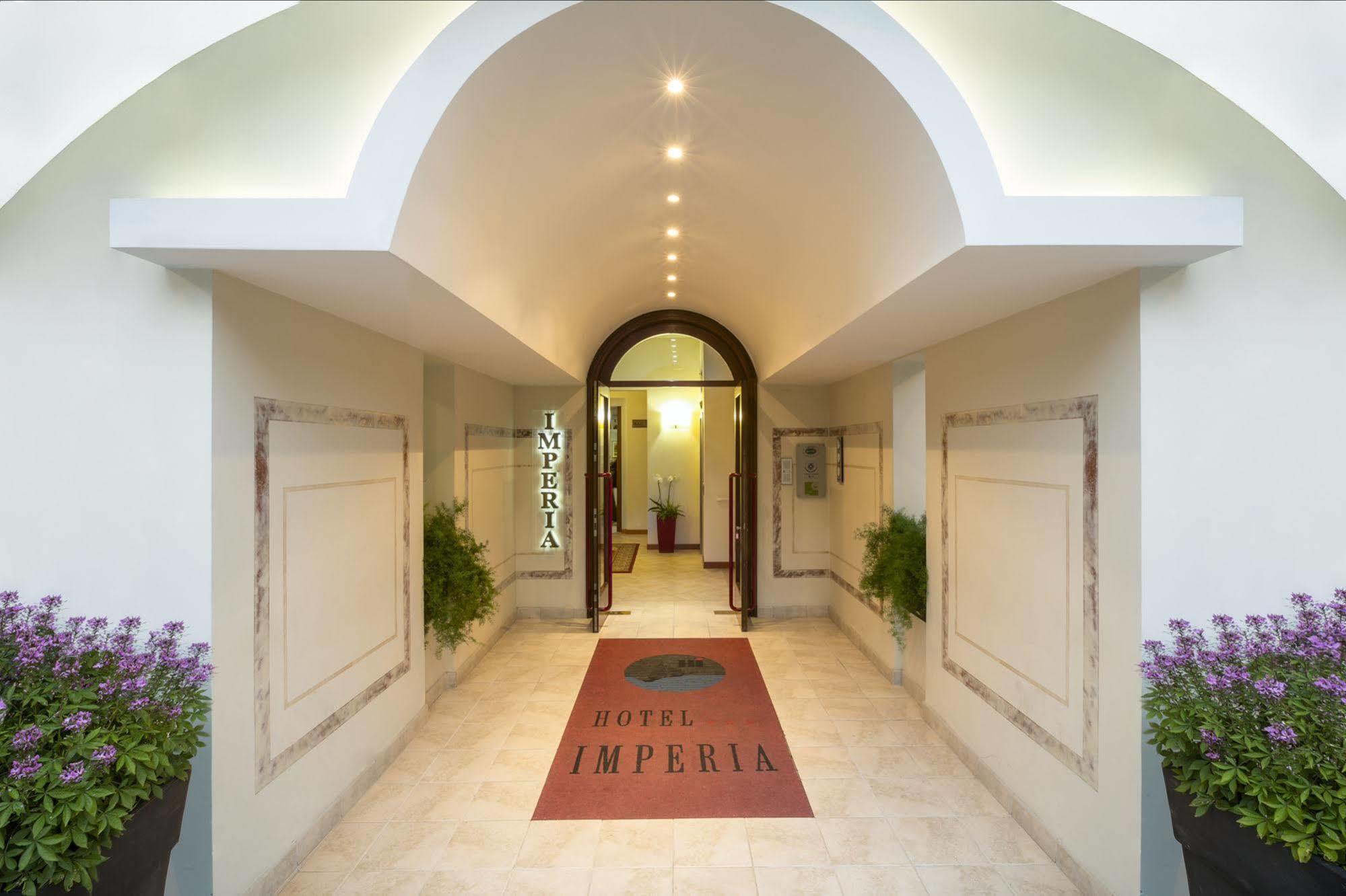 Hotel Imperia Lido di Jesolo Bagian luar foto